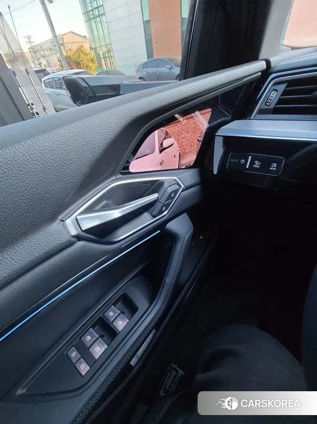 Audi e-Tron 2021 Черный из Кореи, фото 2