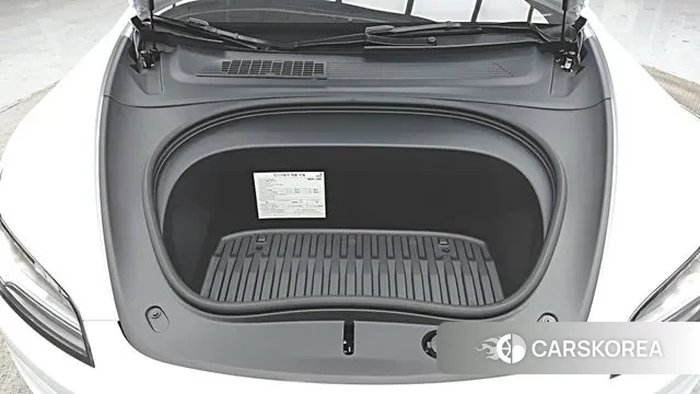 Tesla Model 3 2025 Белый из Кореи, фото 2