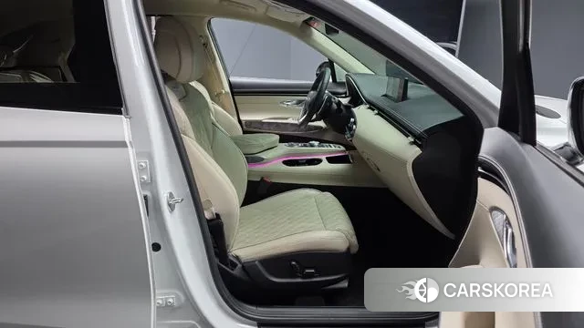 Genesis GV70 2022 Белый из Кореи, фото 2