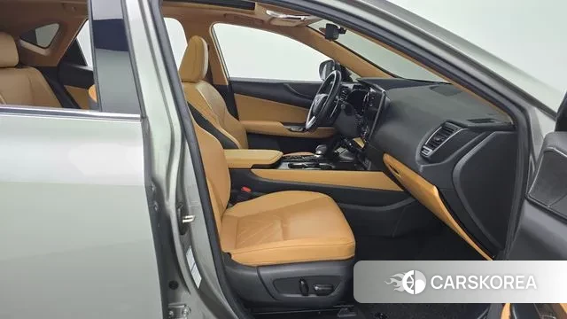 Lexus NX350h Second generation 2023 Серебристо-серый из Кореи, фото 2