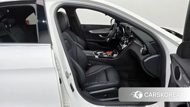 Mercedes-Benz C-Class W205 2018 Белый из Кореи, фото 2