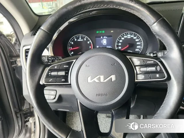 Kia Seltos 2021 Серебристо-серый из Кореи, фото 2