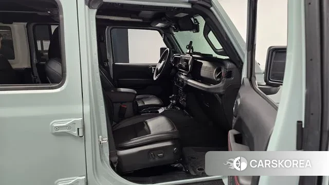 Jeep Wrangler (JL) 2024 Светло-серебряный цвет из Кореи, фото 2