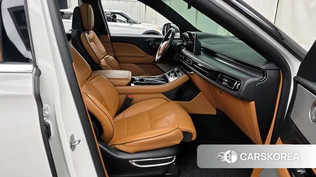 Lincoln Aviator 2nd generation 2020 Белый из Кореи, фото 2