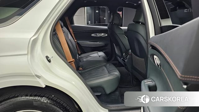 Genesis GV70 2024 Белый из Кореи, фото 2