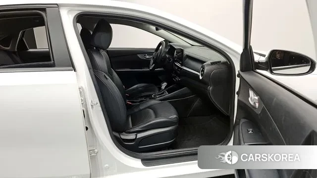 Kia The New K3 2nd generation 2022 Белый из Кореи, фото 2