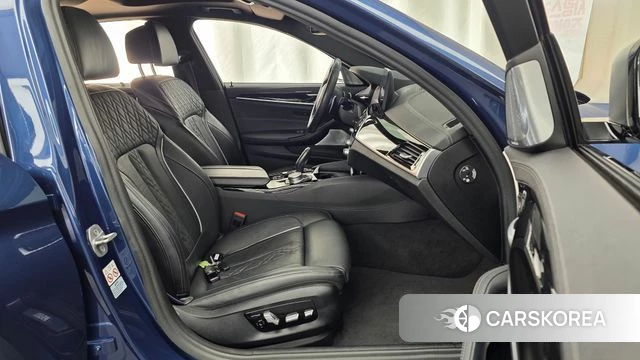 BMW 5 Series (G30) 2020 Синий из Кореи, фото 2