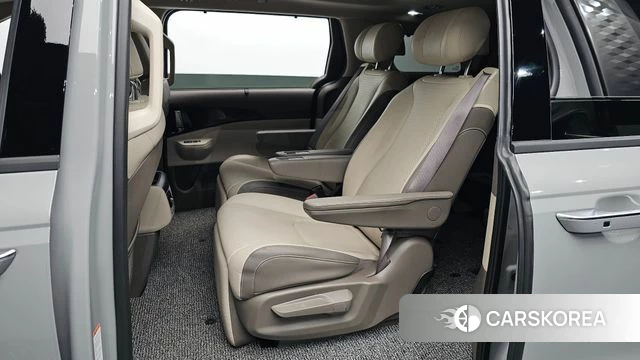 Kia The New Carnival 4th Generation 2025 Серый из Кореи, фото 2