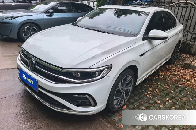 Volkswagen Bora 2024 Белый из Китая, фото 2