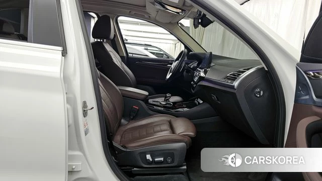 BMW X3 (G01) 2022 Белый из Кореи, фото 2