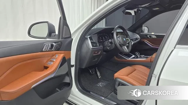 BMW X7 (G07) 2022 Белый из Кореи, фото 2