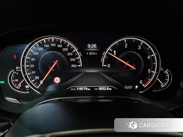 BMW 5 Series (G30) 2018 Серый из Кореи, фото 2