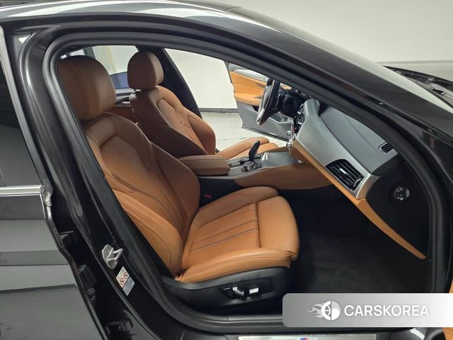 BMW 5 Series (G30) 2018 Серый из Кореи, фото 2