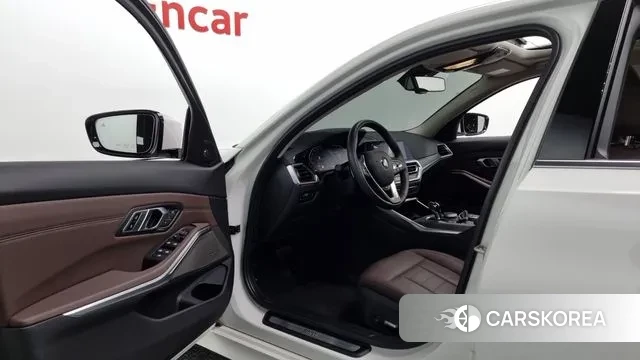 BMW 3 Series (G20) 2020 Белый из Кореи, фото 2