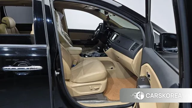 Kia The New Carnival 2018 Черный из Кореи, фото 2