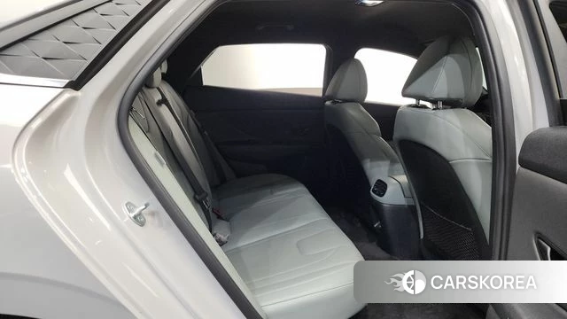 Hyundai The New Avante Hybrid (CN7) 2023 Серебряный из Кореи, фото 2