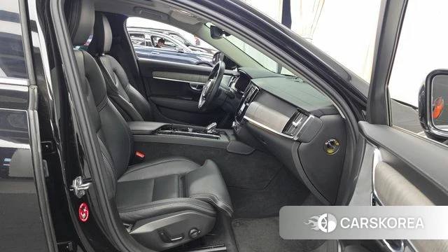 Volvo S90 2022 Черный из Кореи, фото 2