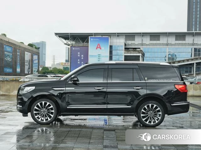 Lincoln Navigator 2020 Черный из Китая, фото 2