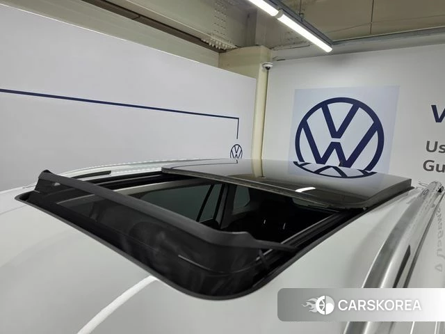 Volkswagen Tiguan second Generation 2020 Белый из Кореи, фото 2