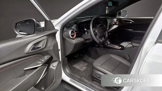 Chevrolet (GM Daewoo) Trax Crossover 2023 Белый из Кореи, фото 2