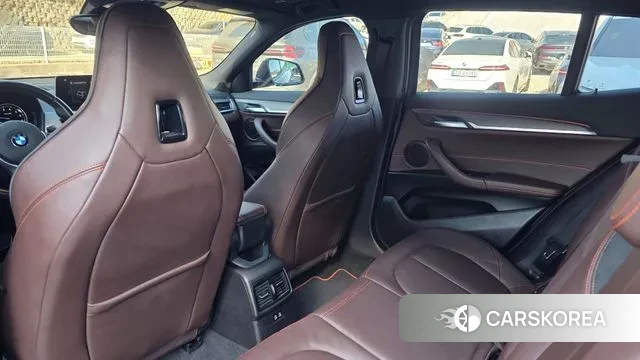 BMW X2 (F39) 2022 Черный из Кореи, фото 2