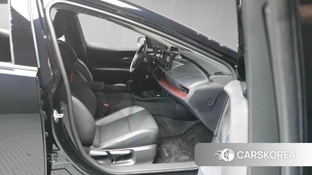 Toyota Prius 5th Generation 2026 Черный из Кореи, фото 2