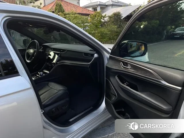 Jeep Grand Cherokee (WL) 2022 Серебряный из Кореи, фото 2