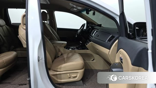 Kia The New Carnival 2019 Белый из Кореи, фото 2