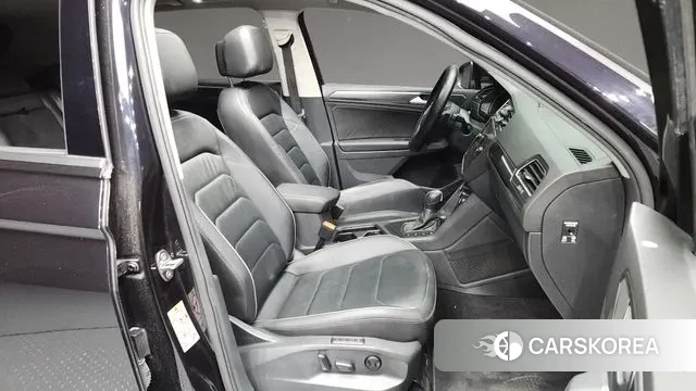 Volkswagen Tiguan second Generation 2018 Черный из Кореи, фото 2