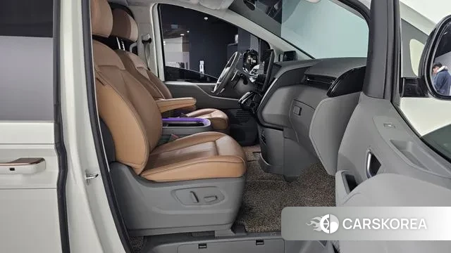 Hyundai Staria 2024 Белый из Кореи, фото 2