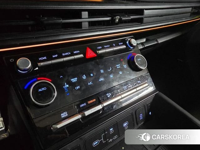 Hyundai Santa Fe (MX5) 2024 Белый из Кореи, фото 2