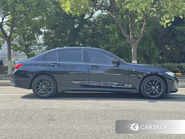 BMW 3 series 2023 Черный из Китая, фото 2