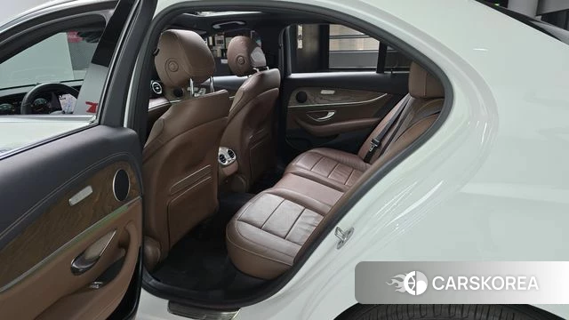 Mercedes-Benz E-Class W213 2021 Белый из Кореи, фото 2
