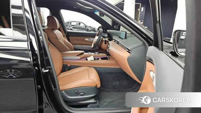 Genesis GV70 2022 Черный из Кореи, фото 2