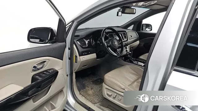 Kia The New Carnival 2018 Серебряный из Кореи, фото 2