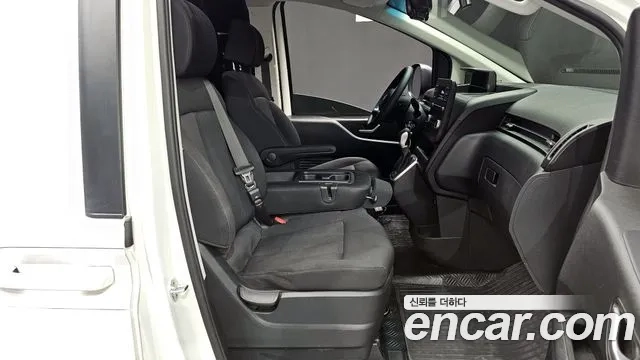 Hyundai Staria 2022 Белый из Кореи, фото 2