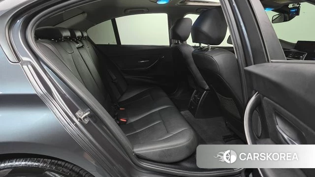 BMW 3 Series (F30) 2018 Серый из Кореи, фото 2