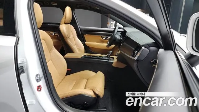 Volvo V90 Cross-Country id 2881743 из Кореи 2