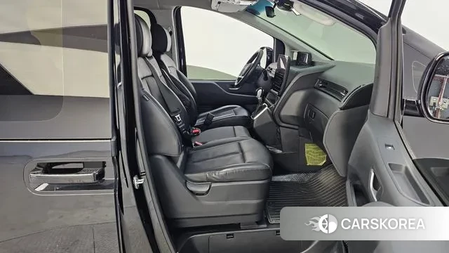 Hyundai Staria 2022 Черный из Кореи, фото 2