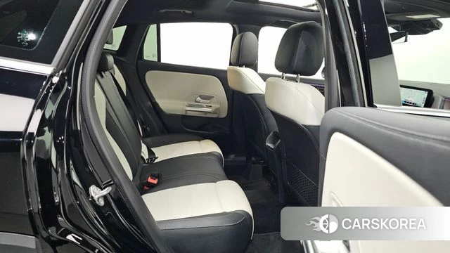 Mercedes-Benz GLA - Class H247 2021 Черный из Кореи, фото 2