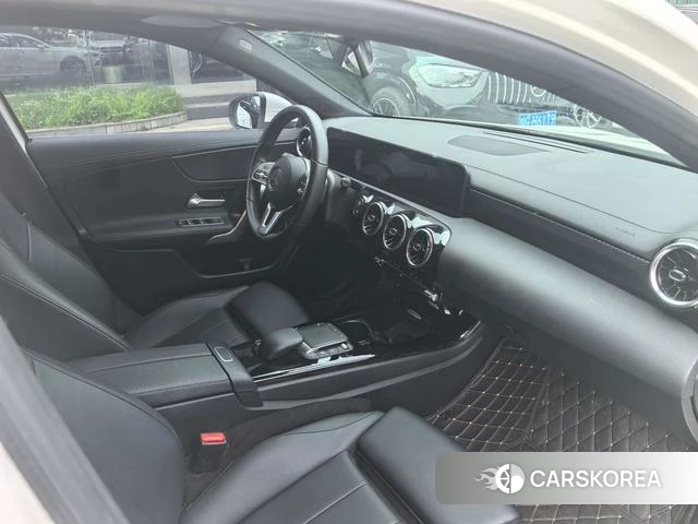 Mercedes-Benz Class A 2021 Белый из Китая, фото 2