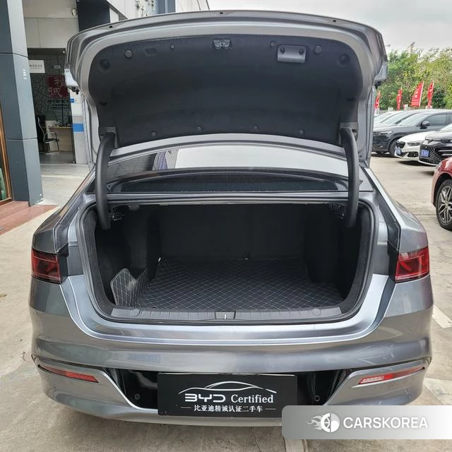 BYD Qin PLUS EV 2025 Темно-серый из Китая, фото 2