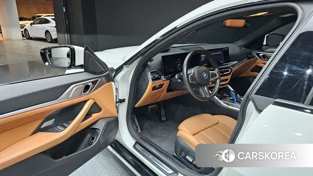 BMW i4 2022 Белый из Кореи, фото 2