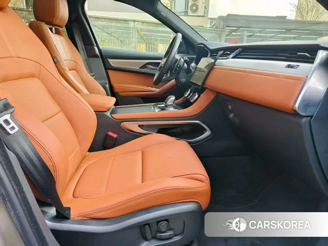Jaguar F-PACE 2025 Темно-серый из Китая, фото 2