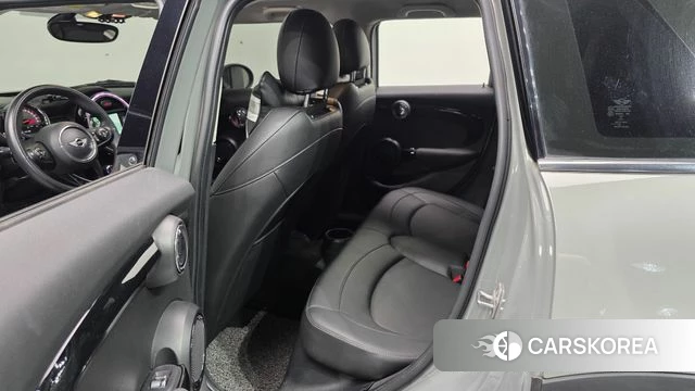 Mini Cooper D 2018 Серебристо-серый из Кореи, фото 2