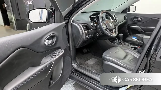 Jeep Cherokee (KL) 2018 Черный из Кореи, фото 2