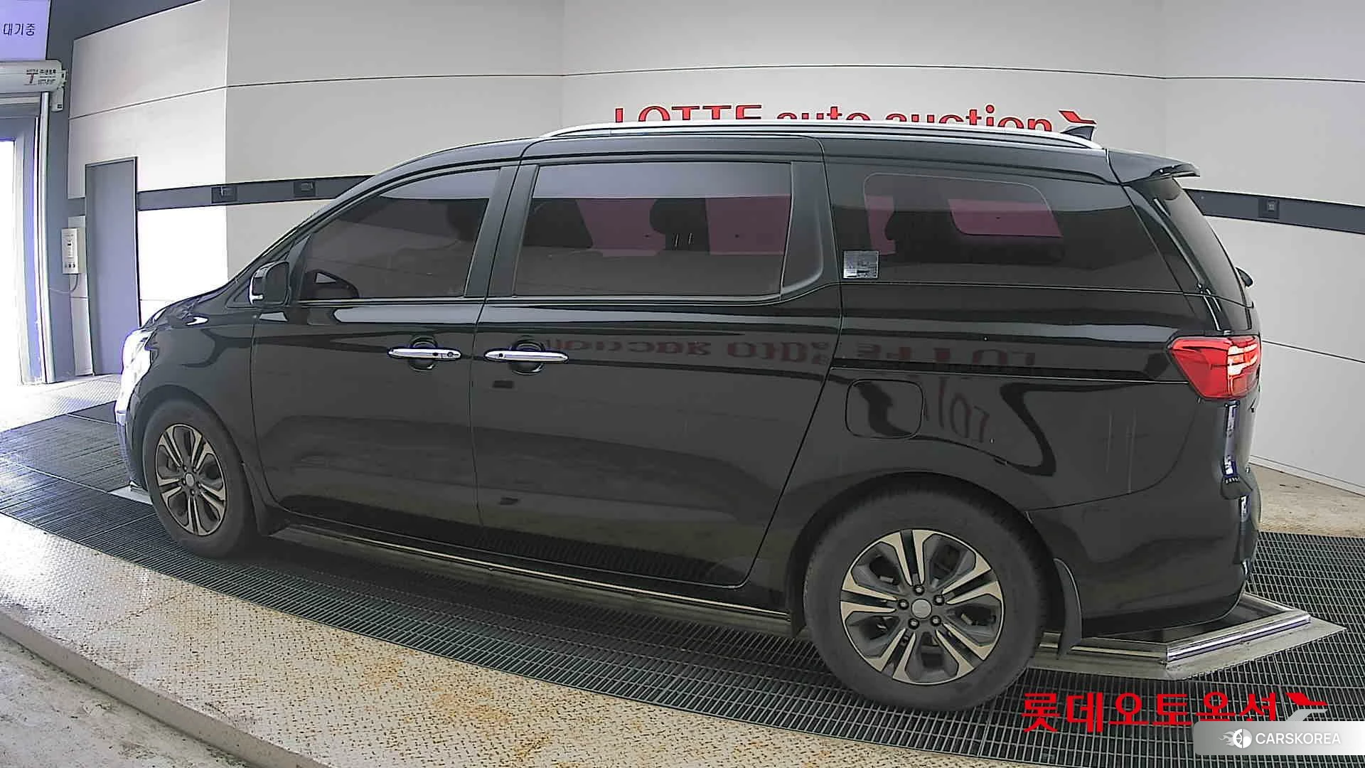 Kia Carnival 2020 Aurora Black Pearl из Кореи, фото 2