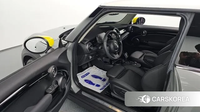 Mini Cooper Electric 2022 Серебристо-серый из Кореи, фото 2