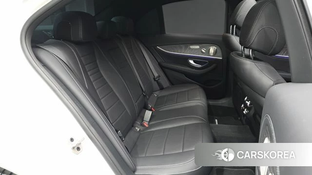 Mercedes-Benz E-Class W213 2023 Белый из Кореи, фото 2