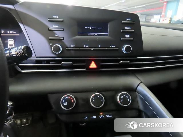 Hyundai Avante (CN7) 2021 Серебристо-серый из Кореи, фото 2
